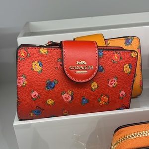 Medium Corner Zip Wallet With Mini Vintage Rose Print